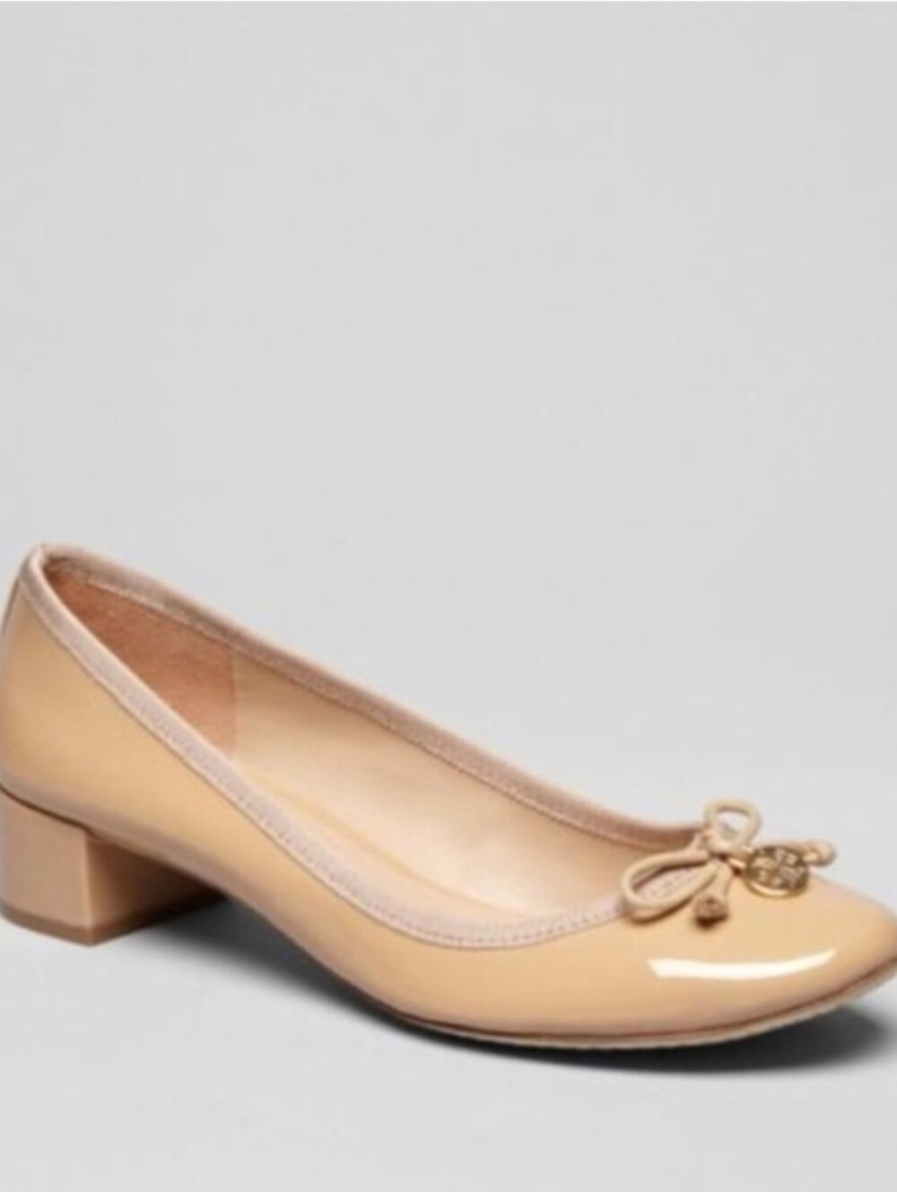 Tory Burch Patent Chelsea Shoes Heels Gold Logo Slip On Bow Size 8.5